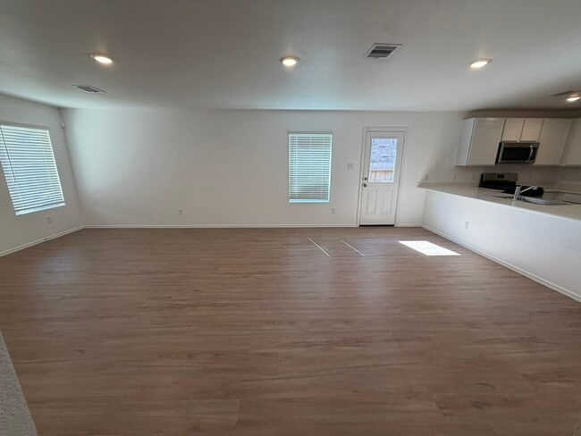 Foto del edificio - 7323 Greenbriar Cayon Ln