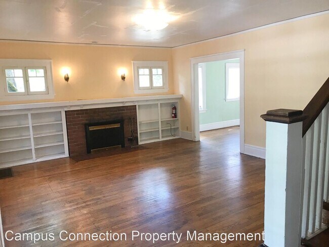 Building Photo - 5 br, 2 bath House - 2420 University