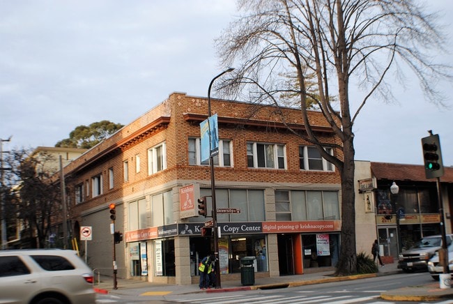Primary Photo - 2001 University Ave