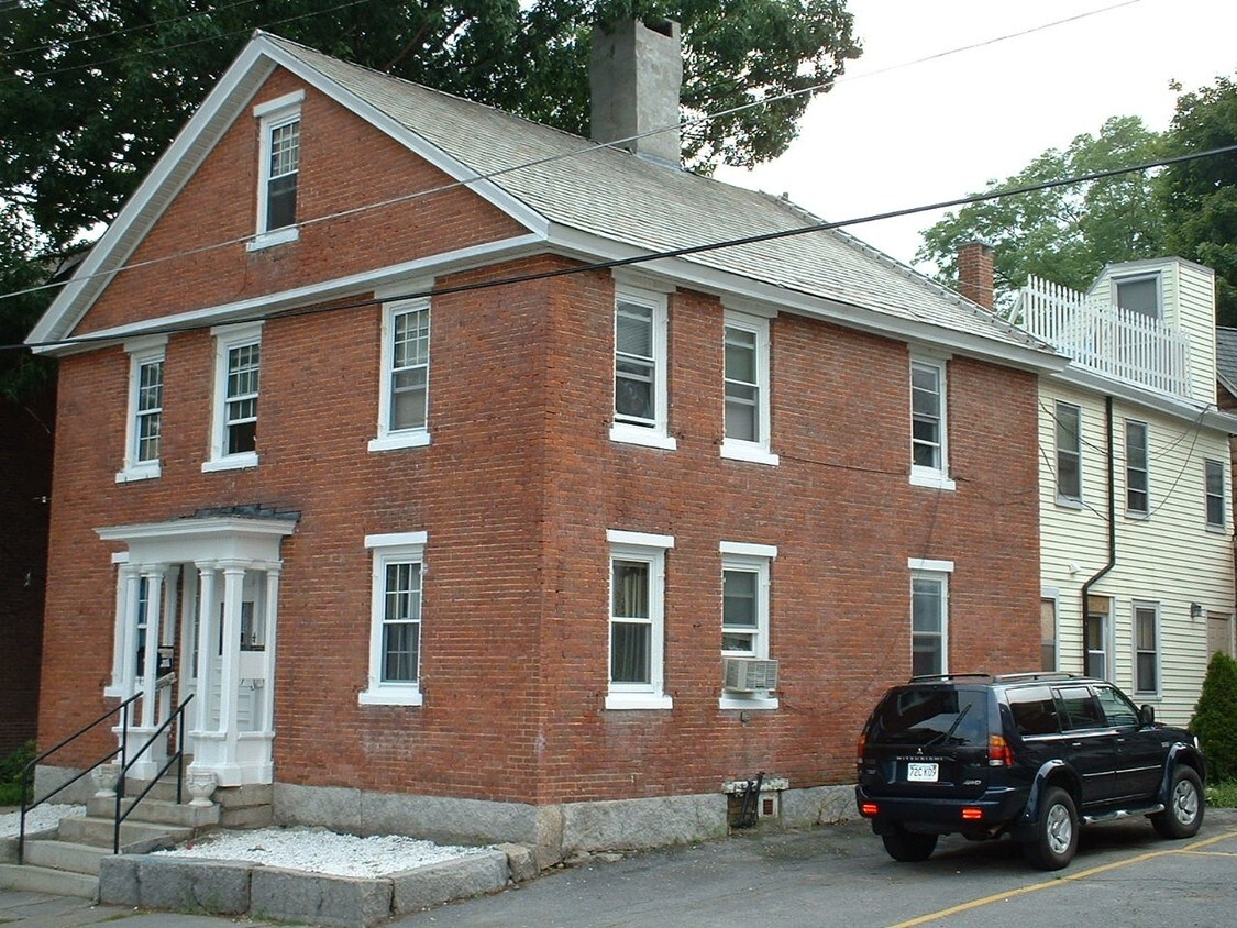 Primary Photo - 72 Grove St