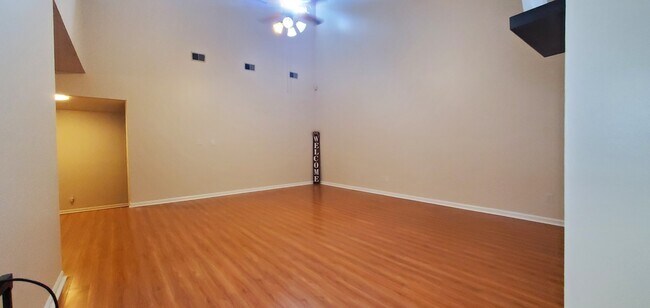 Foto del edificio - 4941 Easy St