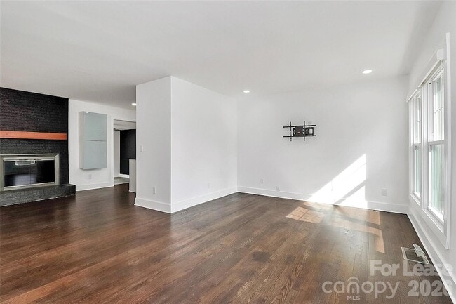 Building Photo - 4313 Maureen Dr