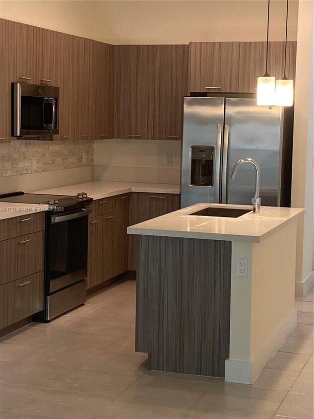 Foto principal - 8301 NW 41st St
