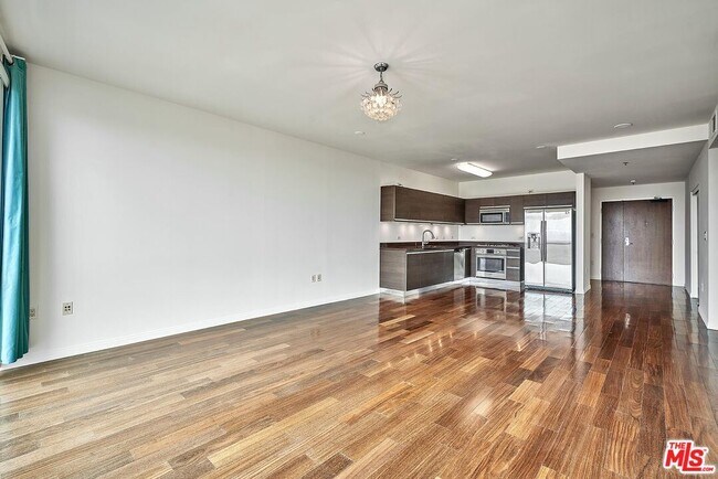 Foto del edificio - 3785 Wilshire Blvd