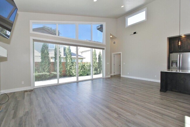 Foto del edificio - Alluring Beach-Style Home Nestled in SE Boise