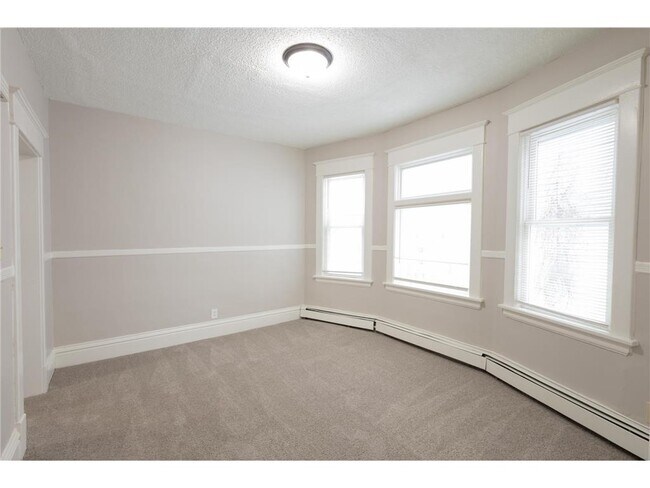 Foto del edificio - 678 Hawthorne Ave E