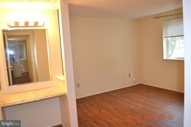 Foto del edificio - 8042 Abbey Ct