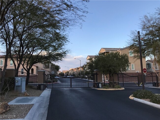 Building Photo - 9824 Venus Lake Ct
