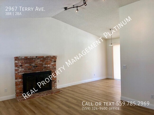 Foto del edificio - $1,850 Peach & Gettysburg 3 Bedroom Home -...