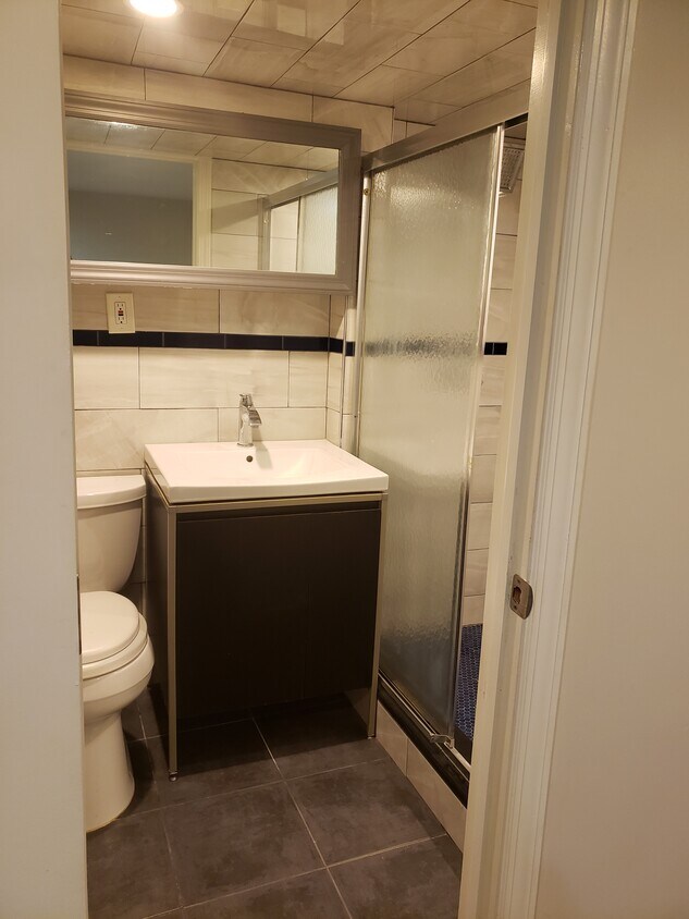 Foto del edificio - 638 E 82nd St