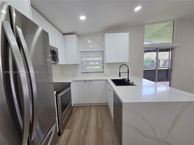 Building Photo - 15798 Woodgate Ct