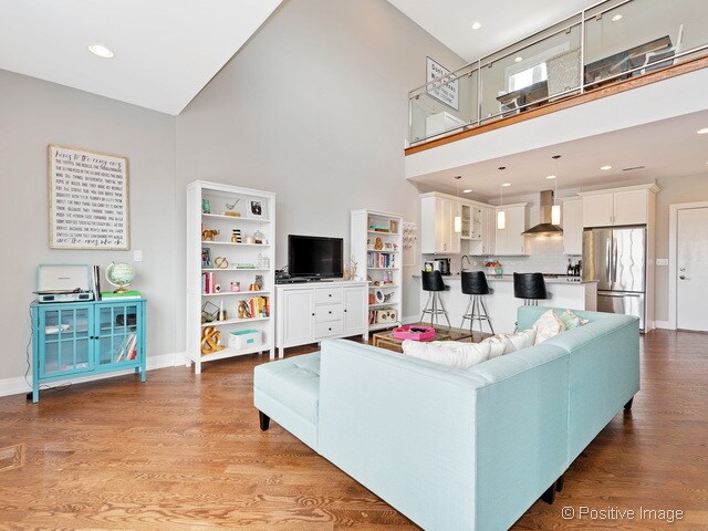 Foto del edificio - 1709 W Irving Park Rd