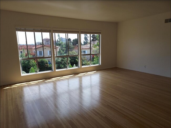 Sala de estar - vista suroeste - 960 17th Street - Apt 2