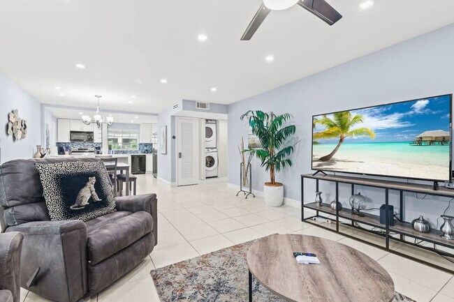 Building Photo - 2424 NE 9th St