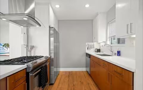 Foto del edificio - 124 Thornton Pl