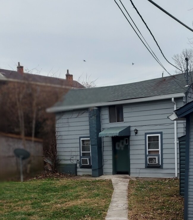 Building Photo - 413 Locust St