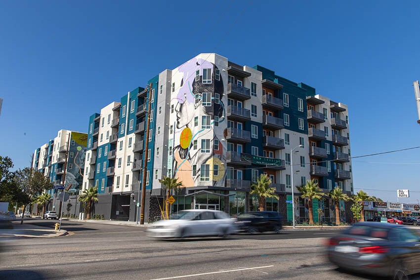 Mira Apartments In Canoga Park Ca Westside Rentals