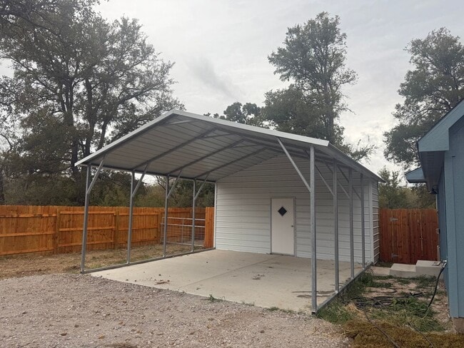 Foto del edificio - 151 Sleepy Meadow Dr