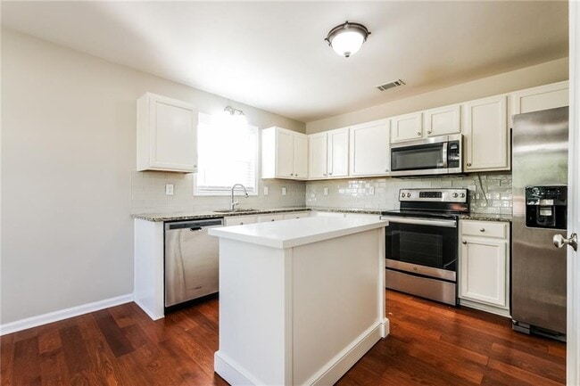 Foto del edificio - 3352 Summit Creek Ln