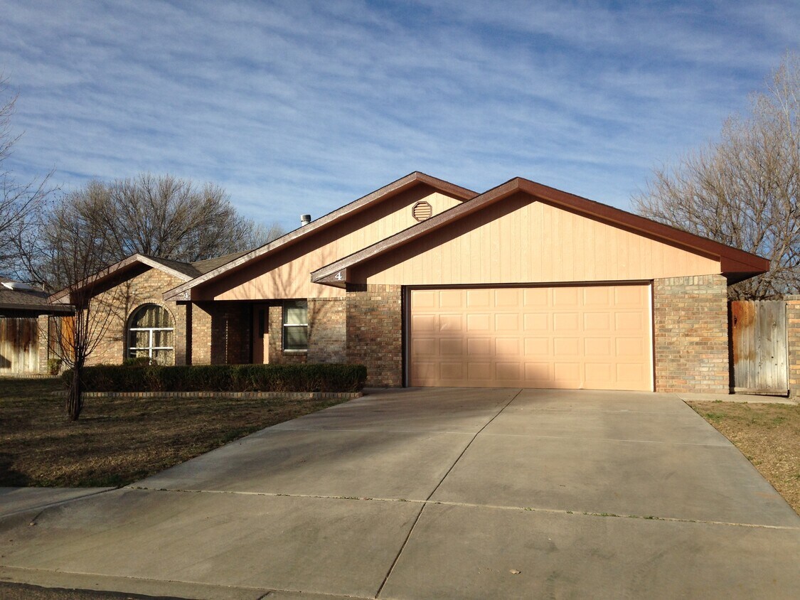 4 Everglade Ct, Roswell, NM 88201 House Rental in Roswell, NM