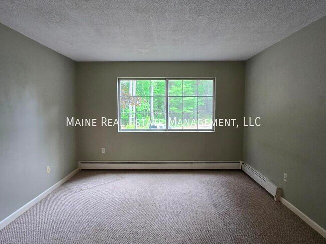 Foto del edificio - 10 Tall Pines Dr