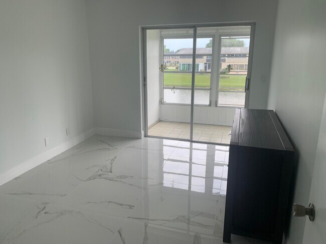 Foto del edificio - 321 Andover M