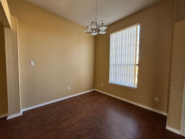 Foto del edificio - 3606 Rainforest Ln