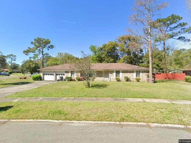 Building Photo - COMING SOON - 3 Bedrooms 2 1/2 Baths Northside