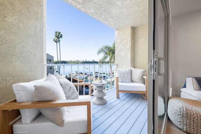 Foto del edificio - 4747 Marina Dr