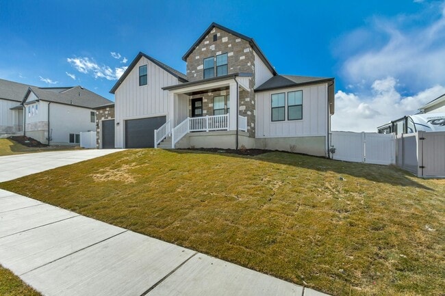 Building Photo - 1241 Boxelder Dr