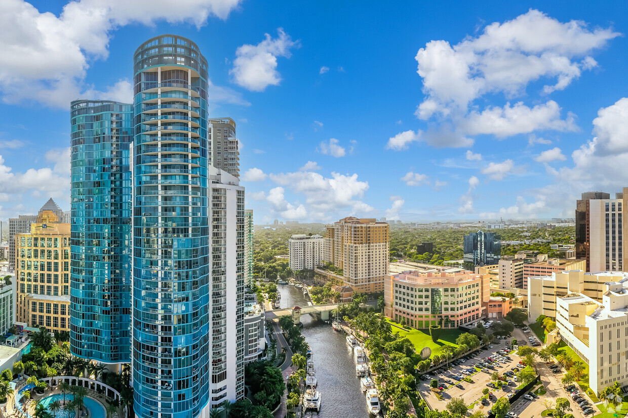 Building Photo - Las Olas River House