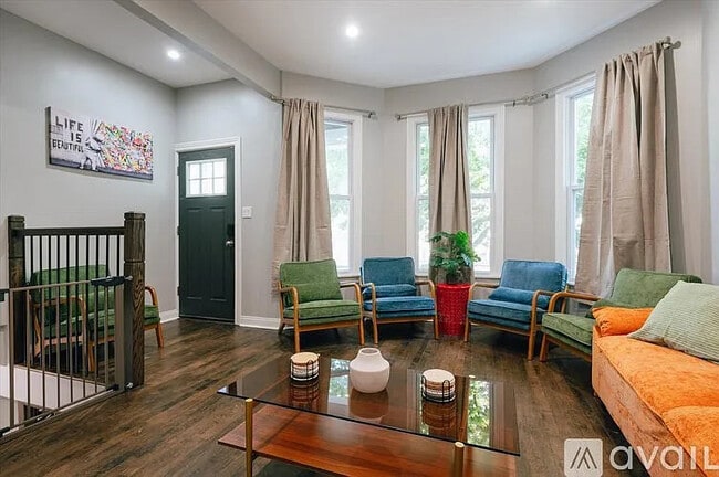 Foto del edificio - 2923 N Wisner Ave