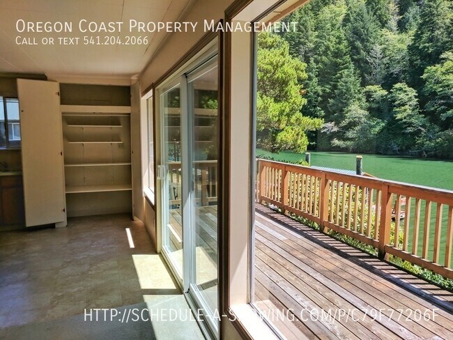 Foto del edificio - River Frontage Home on Windy Bend