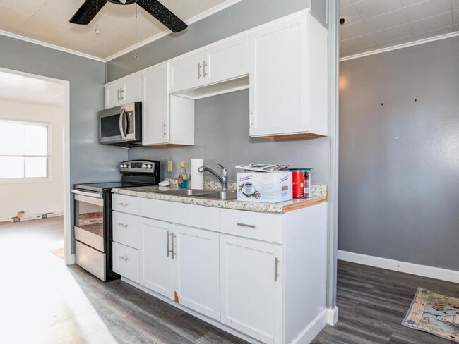 Building Photo - 3 Bedroom House on Quiet Street in Monaca