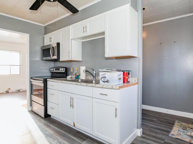 Foto del edificio - 3 Bedroom House on Quiet Street in Monaca