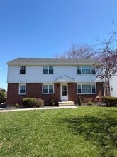 Building Photo - 322 Middletown Ave
