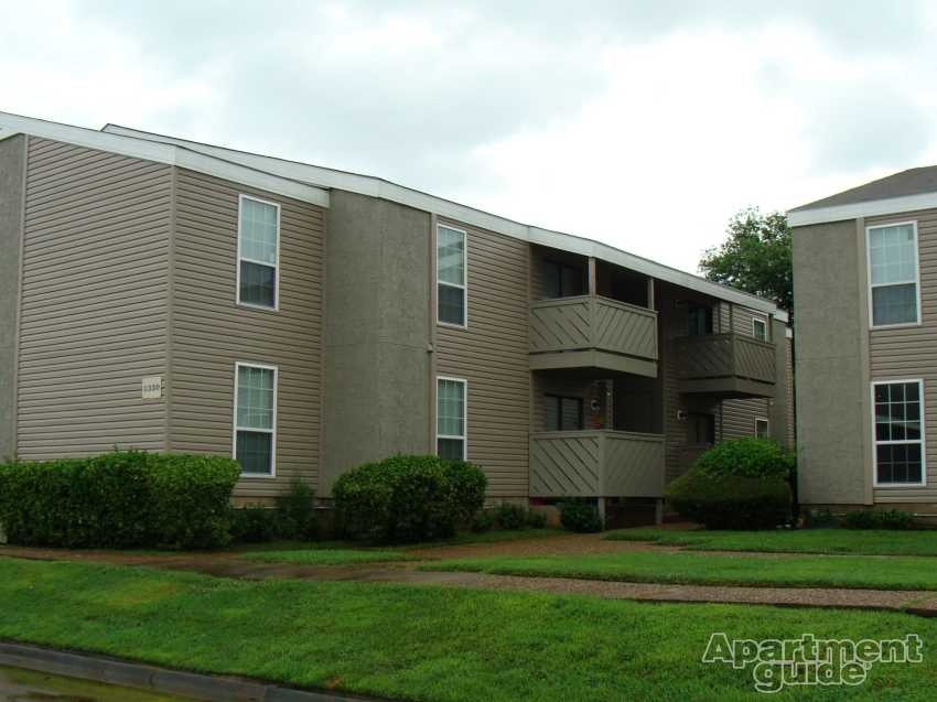 Building Photo - 1250 N Albert Pike Ave