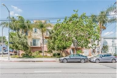 Foto del edificio - 6601 Woodley Ave