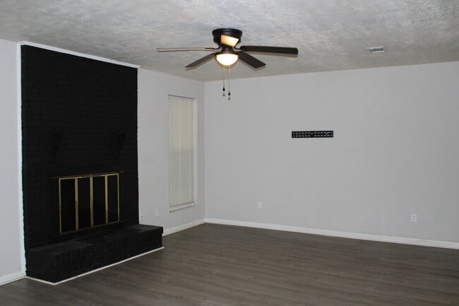 Building Photo - 3109 Jennifer Ct