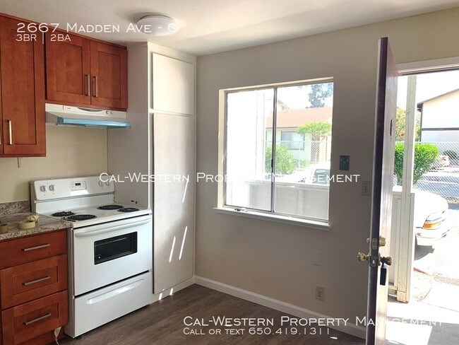Building Photo - 3 Bedrooms under $2700