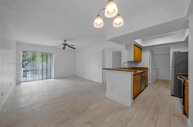 Foto del edificio - 5760 Rock Island Rd