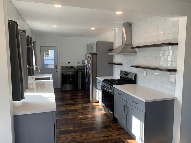 Building Photo - 754 West 18th Street