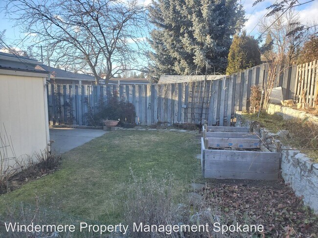 Building Photo - 3 br, 2 bath House - 3438 W Beacon Ave
