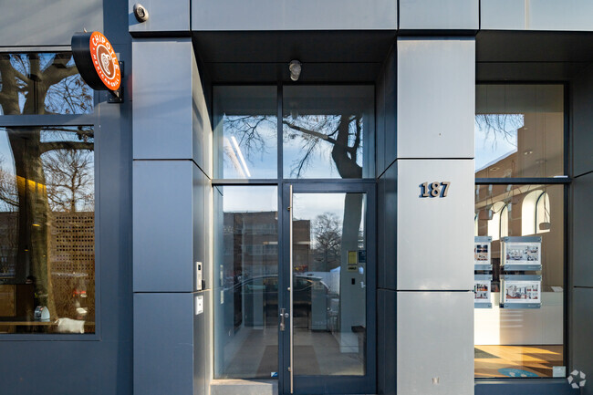 Building Photo - 501 2nd St