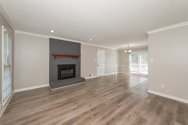 Building Photo - 529 Valleyview Dr