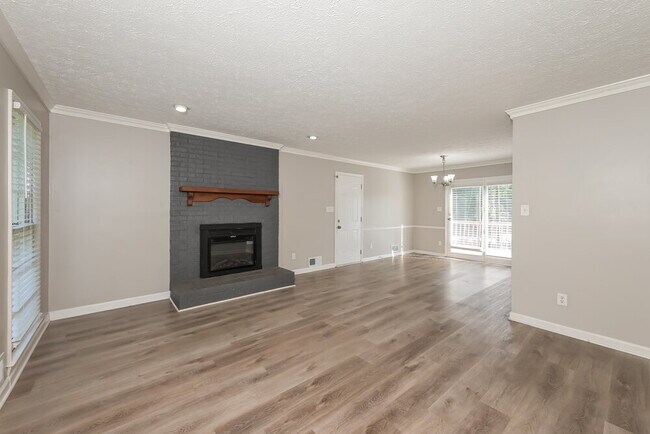 Foto del edificio - 529 Valleyview Dr