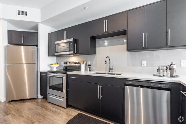 1 BR, 1 BA - 720SF - Radius Orlando Apartments