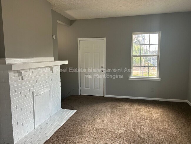 Foto del edificio - 113 W Tinsley St