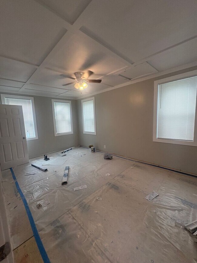 Foto del edificio - 3 Bed/1 Bath House UNDER RENOVATIONS