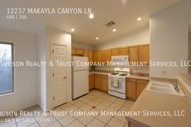 Building Photo - Welcome to our exquisite 4 bedroom, 2 bath...